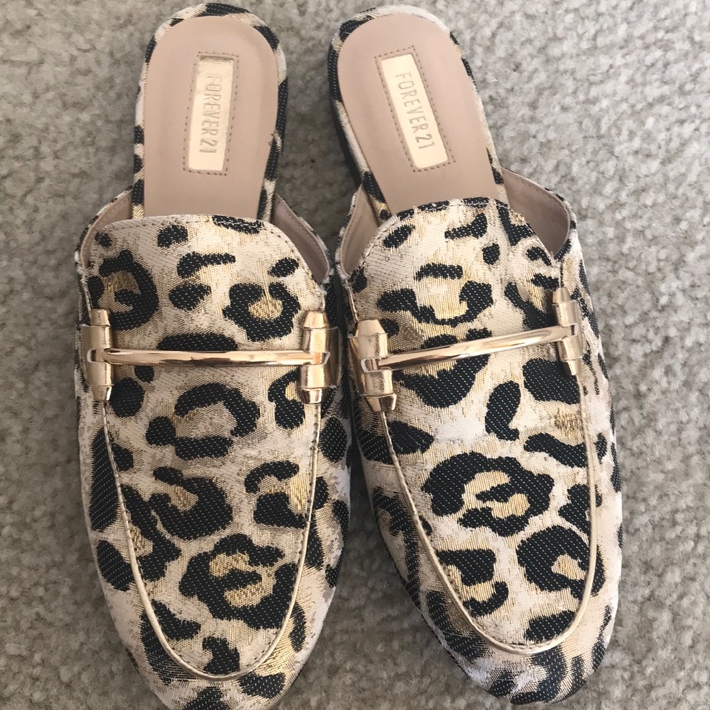 Leopard mules